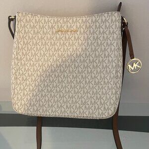 Michael Kors Jet Set Travel Large Logo Messenger Bag